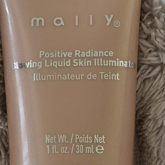 Mally Positive Radiance Glowing Liquid Skin Illuminator. 30ml NWOB - Picture 2 of 4